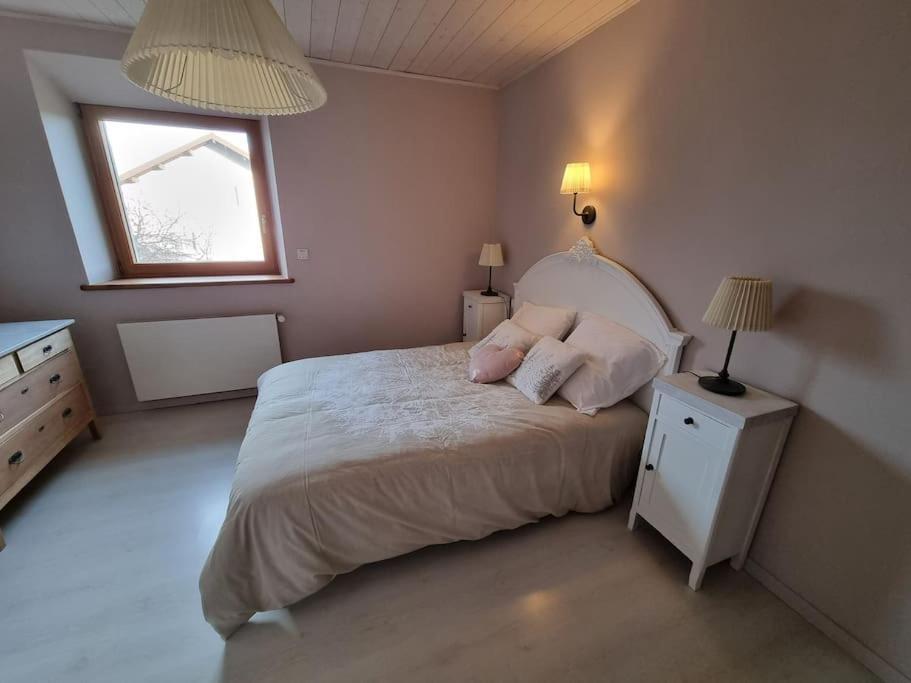 Logement Dans Maison + Exterieur Orchamps-Vennes Екстер'єр фото