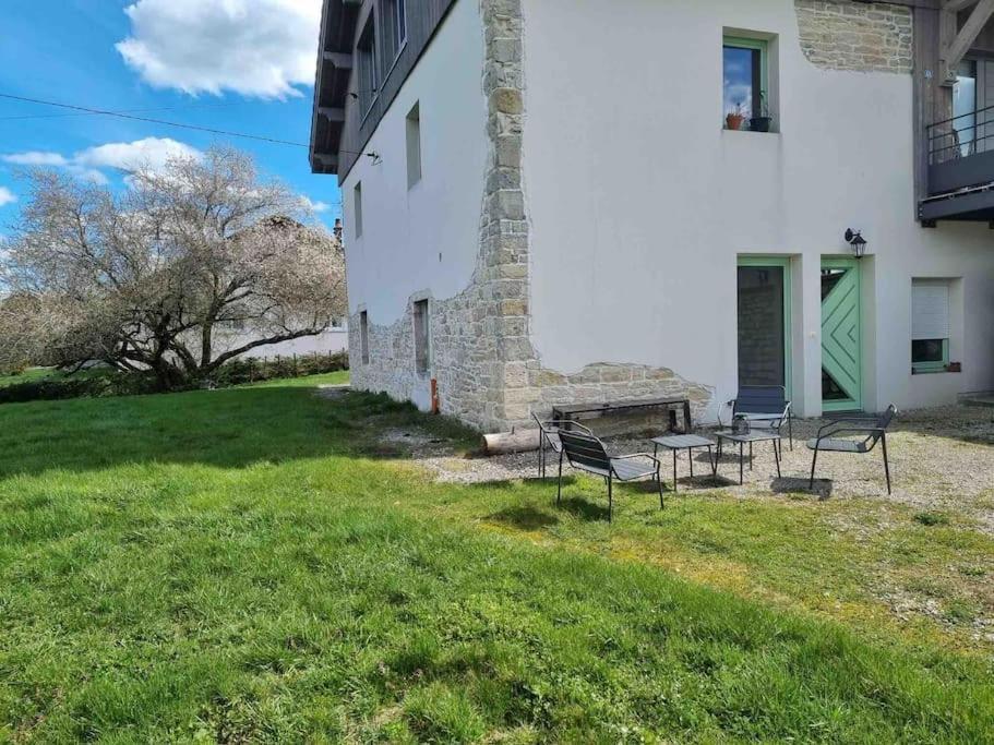 Logement Dans Maison + Exterieur Orchamps-Vennes Екстер'єр фото