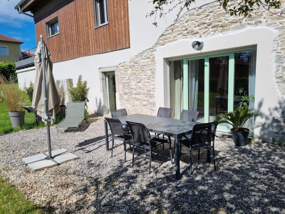 Logement Dans Maison + Exterieur Orchamps-Vennes Екстер'єр фото