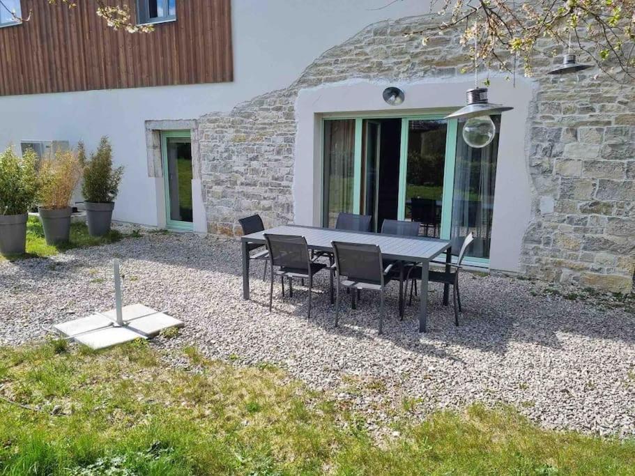 Logement Dans Maison + Exterieur Orchamps-Vennes Екстер'єр фото